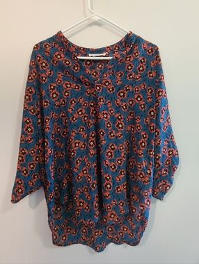 Floral Print Blue and Red Poppy Hi-lo Hem Women’s Lush Blouse Size L